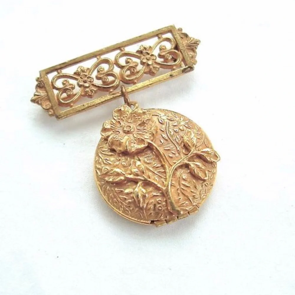 Vintage Locket Designer Miriam Haskell Keepsake